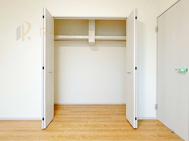 坂東市沓掛23-P1　新築戸建て　2号棟の収納|2階は全居室収納スペースを設置！
充分な容量で居住空間もスッキリ♪