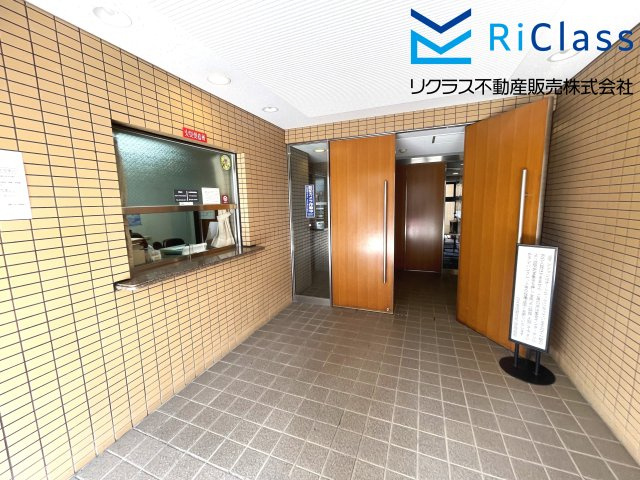 コスモ須磨月見山のエントランス|毎日通るエントランスはこのようになっています