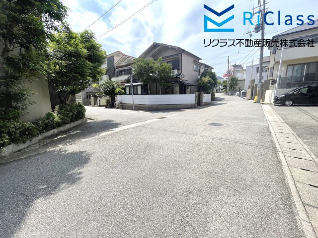 コスモ須磨月見山の周辺|マンション前の道路です