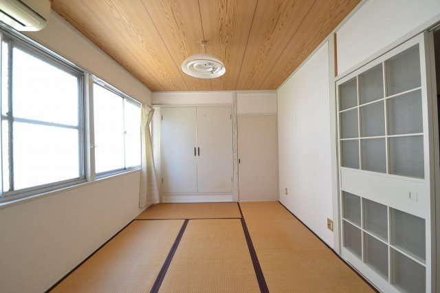 小松ビル２の内装