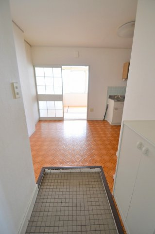 小松ビル２の玄関