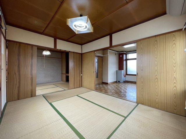 安彦ハイツの和室