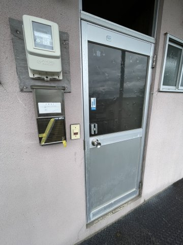 安彦ハイツのエントランス