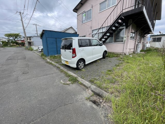 安彦ハイツの駐車場