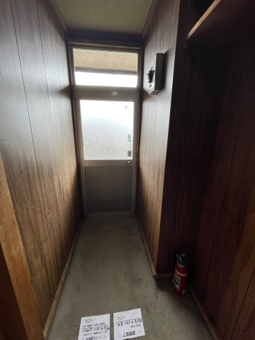 安彦ハイツの玄関