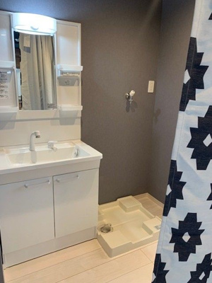 【洗面所】 | COZY PLACE九産大正門前 | 別号室の写真になります。現況優先。