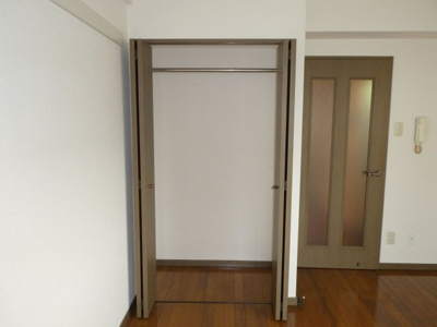 【収納】 | メゾンマコイ高宮 | 別号室の写真になります。現況優先。