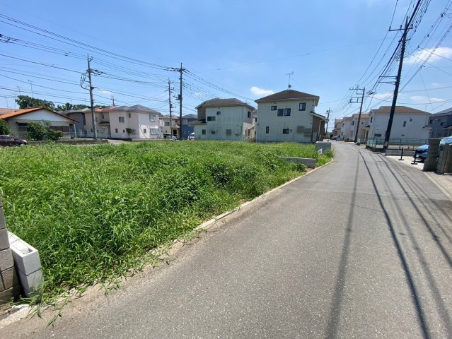 川越市的場　建築条件なし売地　JR川越線『的場駅』徒歩9分　【霞ヶ関北小学区】の前面道路含む現地写真