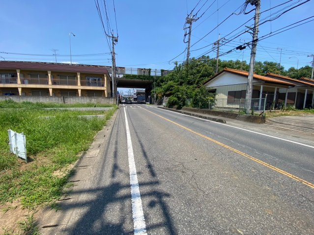 川越市的場　建築条件なし売地　JR川越線『的場駅』徒歩9分　【霞ヶ関北小学区】の前面道路含む現地写真