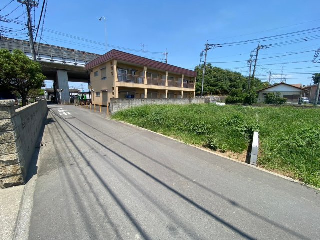 川越市的場　建築条件なし売地　JR川越線『的場駅』徒歩9分　【霞ヶ関北小学区】の前面道路含む現地写真