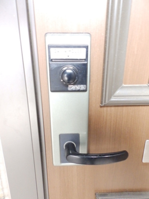 【玄関】 | インペリアル神原 C棟