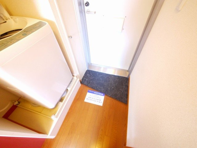 レオパレスプランタの玄関|毎日通る玄関はこちらです