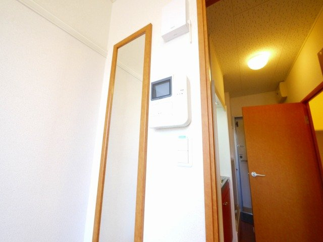 レオパレスプランタのセキュリティ|モニター付きインターホンです