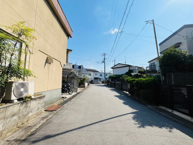 伏・久我東町の前面道路含む現地写真