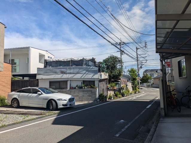居相二丁目中古戸建の前面道路含む現地写真