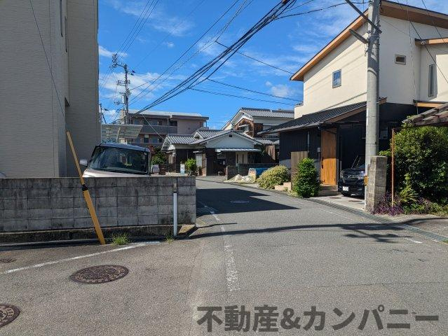 居相2丁目の中古のおうち　松山市居相2丁目中古戸建の前面道路含む現地写真|前面道路含む現地写真です