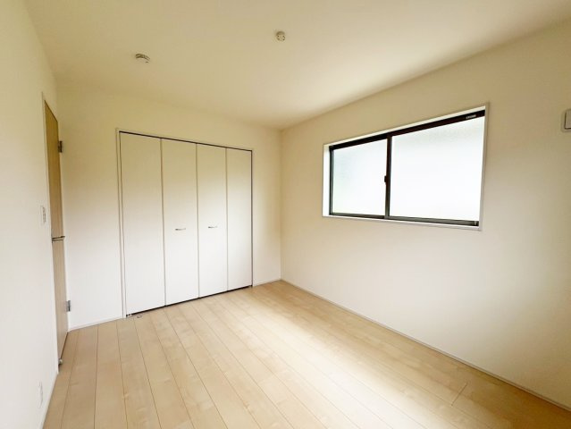 深草願成町2区画　１号地の洋室