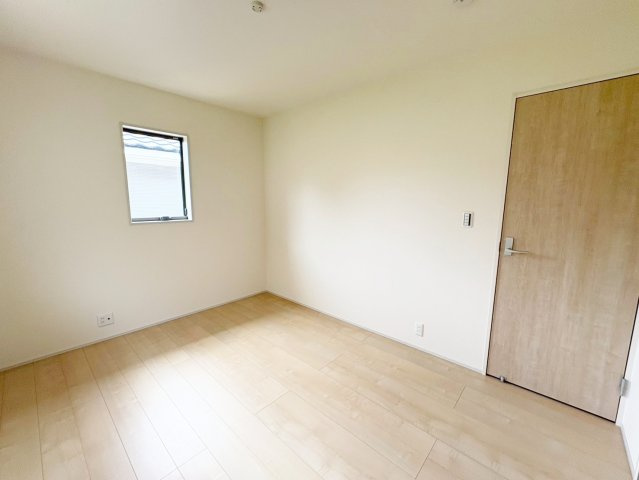 深草願成町2区画　１号地の洋室