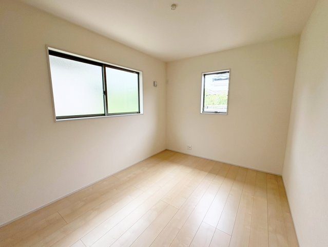 深草願成町2区画　１号地の洋室