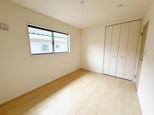 深草願成町2区画　１号地の洋室