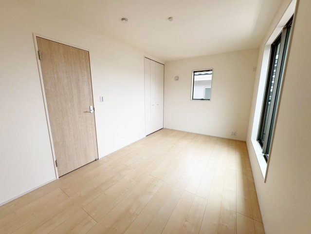 深草願成町2区画　１号地の洋室