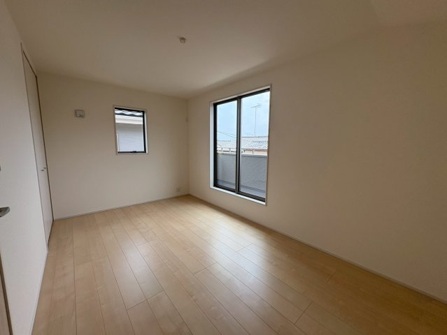 深草願成町2区画　１号地の洋室