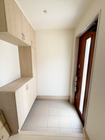 深草願成町2区画　１号地の玄関