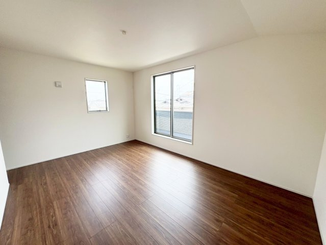 深草願成町2区画　２号地の洋室