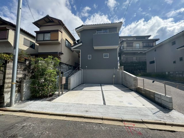 深草願成町2区画　２号地の前面道路含む現地写真