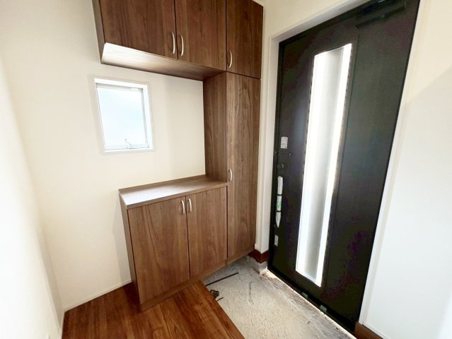 深草願成町2区画　２号地の玄関