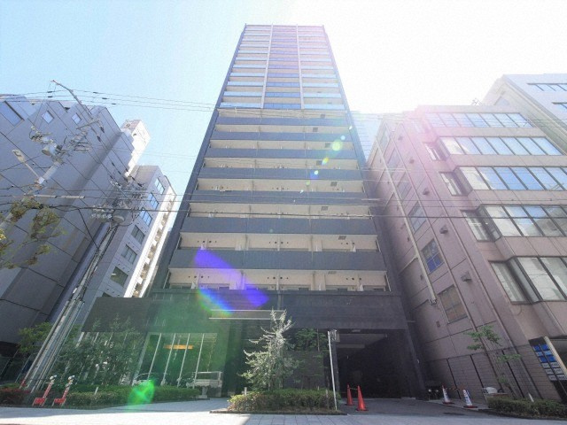 プレサンスタワー北浜の外観