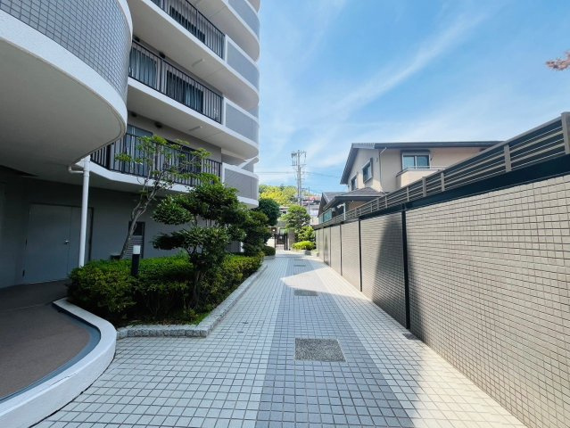 コスモ桃山南口　の外観|現状空き家のためすぐにご内覧が可能です！
火曜水曜も休まず営業しております♪