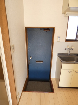 【玄関】 | エステート野原 | 明るい玄関です