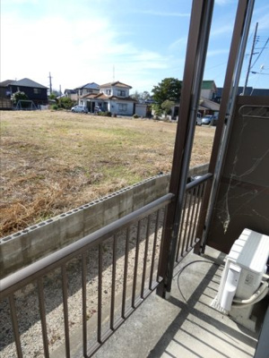 【バルコニー】 | エステート野原 | 外からの目が気にならないバルコニーで洗濯物が干せます