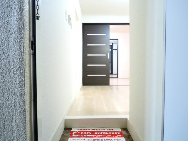 大原マンションの玄関