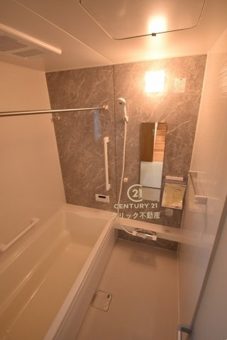 いろどりアイタウン　那珂市杉　23-P1　3の浴室|ゆったりした1坪タイプシステムバスです。追い焚き機能付きで生活時間の違うご家族にもとても便利です！