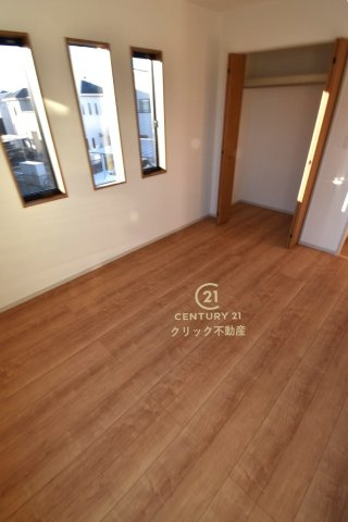 いろどりアイタウン　那珂市杉　23-P1　3の洋室|採光バッチリ・通風良好です。
たっぷり差し込む陽光がお部屋を明るく照らします！