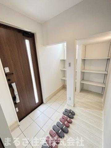 昭和町　新築ZEH戸建の玄関