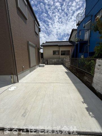 昭和町　新築ZEH戸建の駐車場