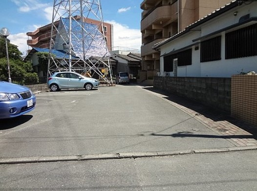 メゾン田島の駐車場
