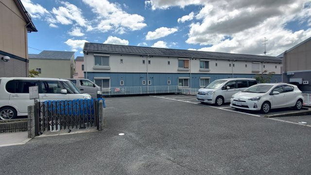 グレースハイムＢ棟の駐車場