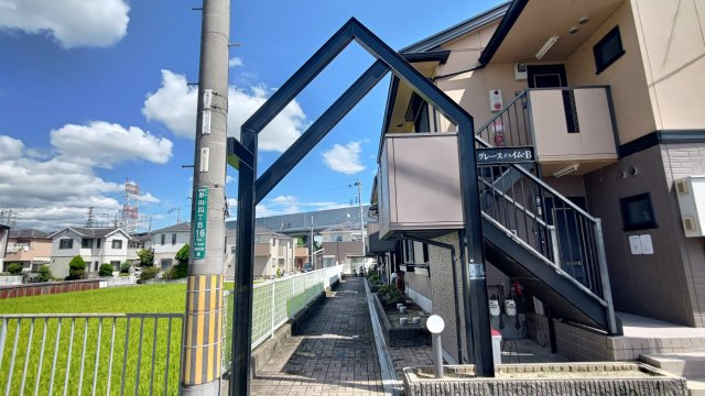 グレースハイムＢ棟のエントランス