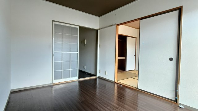 グレースハイムＢ棟の居間・リビング