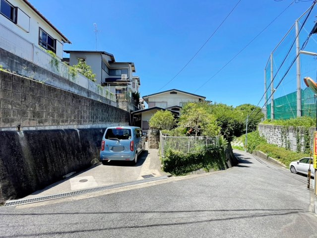 和泉市王子町　古家付き土地の前面道路含む現地写真