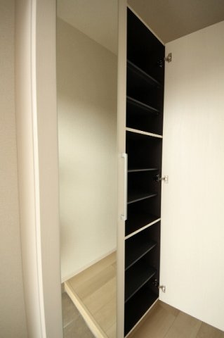 イーストタウンの収納|玄関収納です