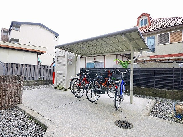 レオパレスハートフル西大寺の洋室|個人の部屋や寝室として使える洋室です