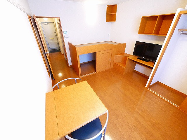 レオパレスハートフル西大寺の洋室|ゆったりした洋室です