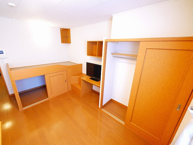 レオパレスハートフル西大寺の寝室|落ち着いた色調の寝室です