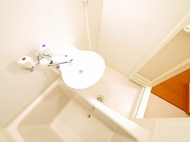 レオパレスハートフル西大寺の設備|洗面台になります