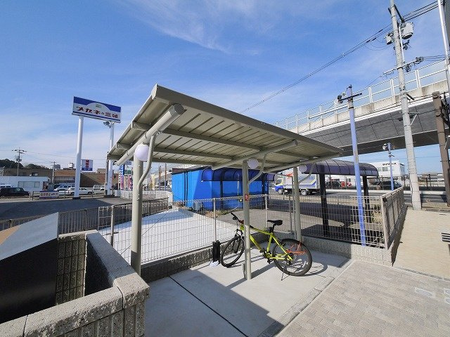 クレイノ蓬莱のその他共用部分|屋根付き駐輪場